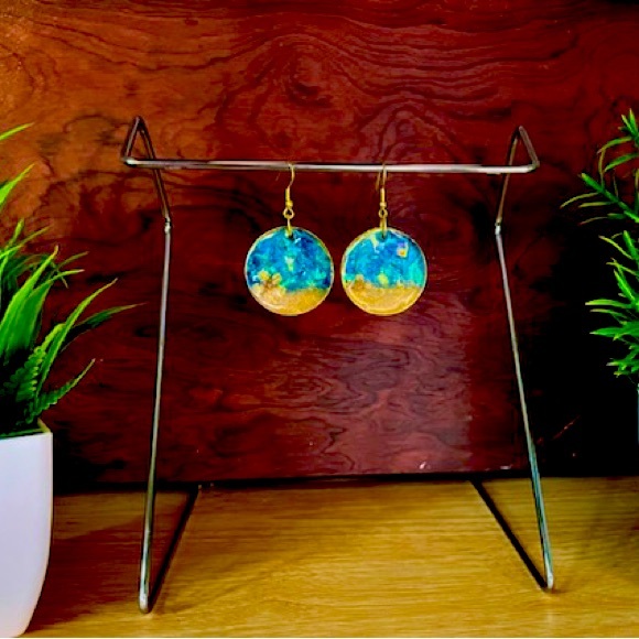 Handcrafted oceanscape resin earrings - Picture 1 of 1